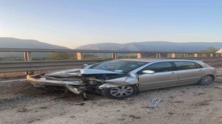 Yol çalışma alanına giren otomobil kaza yaptı: 2 yaralı