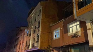 Yol verme kavgası kanlı bitti: Balkondaki bir kişiye mermi isabet etti