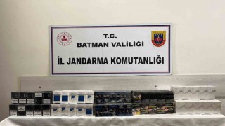 Yolcu minibüsünde kaçak sigara sevkiyatı jandarmaya takıldı
