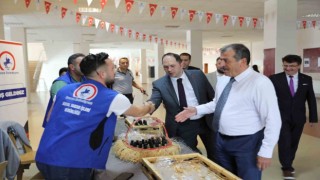 Yöresel ürünleri ikram ettiler