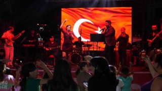 Yunusemre Kent Orkestrasından Kurtuluş Günü konseri