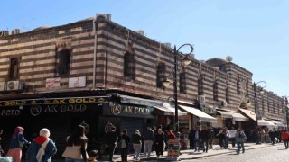 10 bin yıldır yaşamın aralıksız devam ettiği Sur ilçesinde turizm yoğunluğu