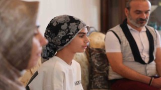 14 yaşındaki Fatma Zehra Lösemi hastalığını yediği gün, 3 bayramı bir anda kutladı