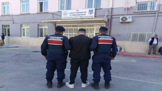 16 yıl 4 ay 25 gün hapis cezasıyla aranan şahsı jandarma yakaladı