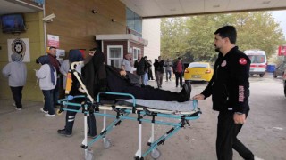 2 otomobil çarpıştı: 2 yaralı