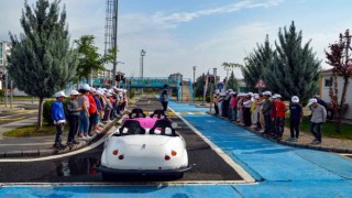 300 öğrenciye trafik eğitimi veriliyor