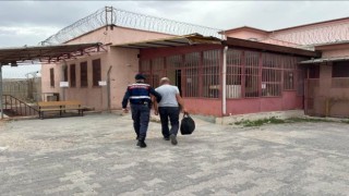 33 yıl 4 ay hapis cezası bulunan şahıs saklandığı metruk binada jandarma ekiplerince yakalandı