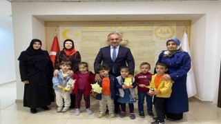 4-6 yaş Kuran kursu öğrencileri harçlıklarını depremzede çocuklarla paylaştı