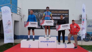 5. Uluslararası Ali Hüryılmaz Bisiklet Yarışında sporcular nefesleri kesti