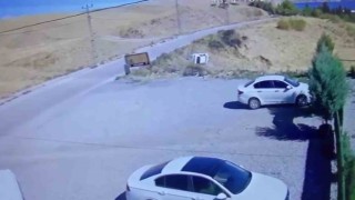 6 kişinin yaralandığı kaza anı kameralara yansıdı