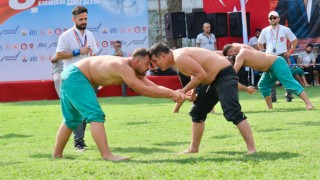 8. Geleneksel İsmet Atlı Karakucak Güreşleri Kozan’da Düzenlendi