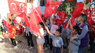 Adana’da Çocuklar 29 Ekim Coşkusunu Yaşadı
