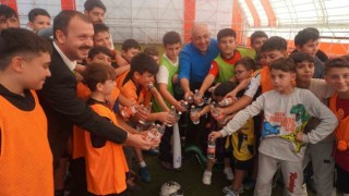 Afyonkarahisarda gençler ‘Gazozuna Maç ile sporun tadını çıkardı