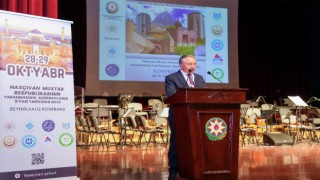 AİÇÜ Rektörü Prof. Dr. Karabulut, “Nahçıvan Özerk Cumhuriyetinin kuruluşunun Azerbaycanın Siyasi Tarihindeki Rolü” konferansına katıldı