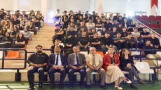 Akademik yılına yeni başlayan öğrencilere oryantasyon süreci