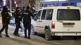 Aksarayda araç ve şahıslar didik didik aranıyor