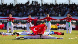 Aliağa, Cumhuriyetin 101. yılında Atatürk Stadında buluştu