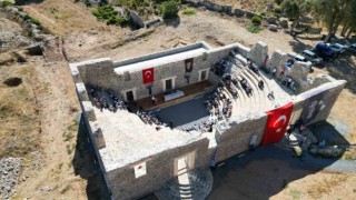 Anamur Belediyesi, meclis toplantısını 2 bin yıllık Odeonda yaptı