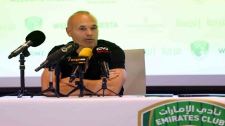 Andres Iniesta, futbolu bıraktığını açıkladı