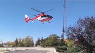 Ankarada pikap duvara çarptı: 2 yaralı
