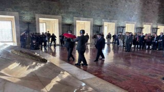 Ankaranın başkent oluşunun 101. yıl dönümü, Anıtkabir ve 1. Meclis binasında düzenlenen törenlerle kutlandı
