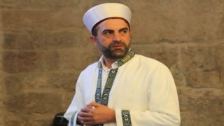Antalyada cami imamı 6 dilde İslamiyeti tanıtıyor