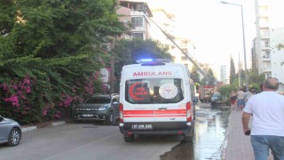Antalyada dubleks dairenin terası alev alev yandı, mahalleli sokağa döküldü
