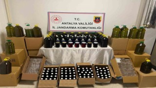 Antalyada yüzlerce litre sahte zeytinyağı ve nar ekşisi ele geçirildi