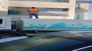 Apartmanda çıkan yangın daireyi küle çevirdi