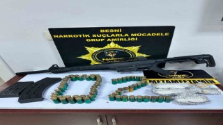 Araç altına zulalanmış uyuşturucu bulundu