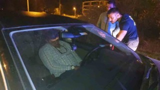 Aracın içinde sızıp kalınca vatandaşlar öldü zannetti