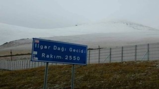 Ardahanın yüksek kesimleri beyaza büründü