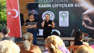 Armağan Portakal kadın çiftçilere Toprağın Ritmini anlattı
