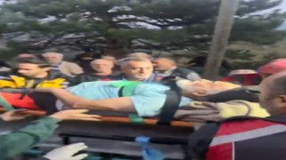 Artvin'de traktör uçuruma yuvarlandı: 1 yaralı