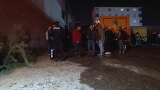 Ataşehirde hafriyat kamyonları alev alev yandı