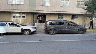 Avcılarda özel harekat destekli aranan şahıs operasyonu:2 gözaltı