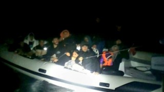Ayvalık açıklarında 18 düzensiz göçmen kurtarıldı