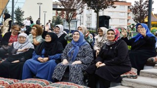 Bağcılarda düzenlenen 1. Yaşlılık Şurasında iki nesil bir araya geldi