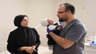 Bağırsakları tıkanan prematüre ikizler ölümden döndü
