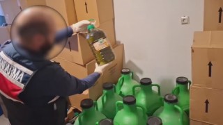 Balıkesirde 2 bin 400 litre sahte zeytinyağı ele geçirildi