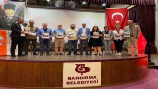 Bandırma Tarih Kulübü Dergisinin tanıtım ve imza etkinliği yoğun ilgi gördü