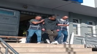 Başakşehirde bir şahıs yolda yürüyen 3 kişiyi bıçakladı