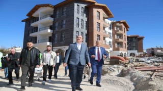 Başkan Altay Kadınhanı ilçe merkezindeki kentsel dönüşüm çalışmalarını inceledi