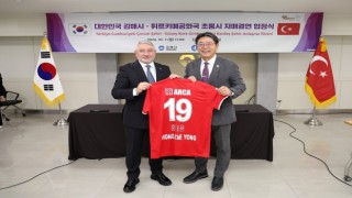 Başkan Aşgından, Hong Tae-Yonga Çorum FK forması