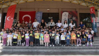 Başkan Çerçioğlu, çocukları tiyatro ile buluşturdu