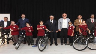 Başkan İbrahim Sandıkçıdan öğrencilere ödül