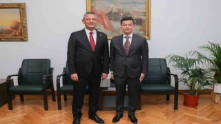 Başkan Ünlüden, CHP lideri Özele davet