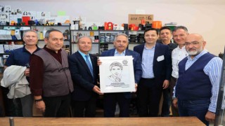 Başkan Yalçın okul arkadaşlarıyla buluştu