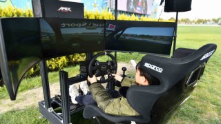 Başkentliler milli motosiklet sporcusu Razgatlıoğlunu dev ekranda izledi