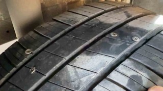Batmandan Diyarbakıra giden sürücünün araç lastiğine 17 vida saplandı